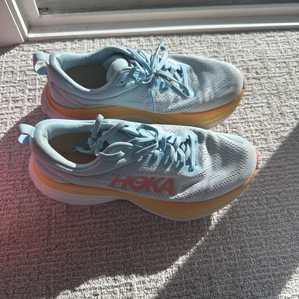 Hoka Bondi size 9, lightly used.